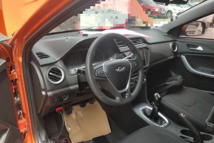 Used Chery Tiggo 3X 2018 1.5L Manual Comfort Edition Center Console