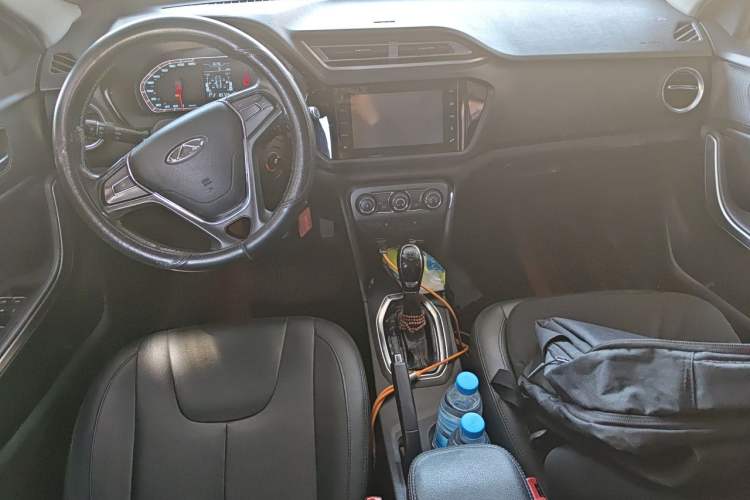 Used Chery Tiggo 3X 2018 1.5L Automatic Luxury Edition Center Console