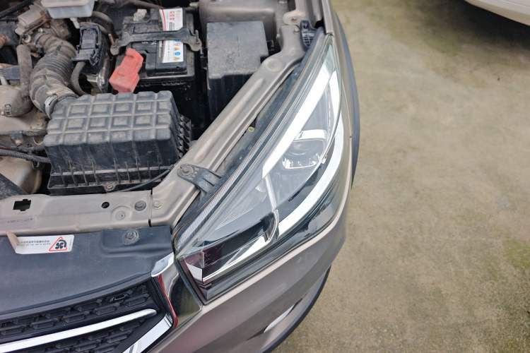 Used Chery Tiggo 3X 2018 1.5L Manual Elite Edition Engine Bay Left