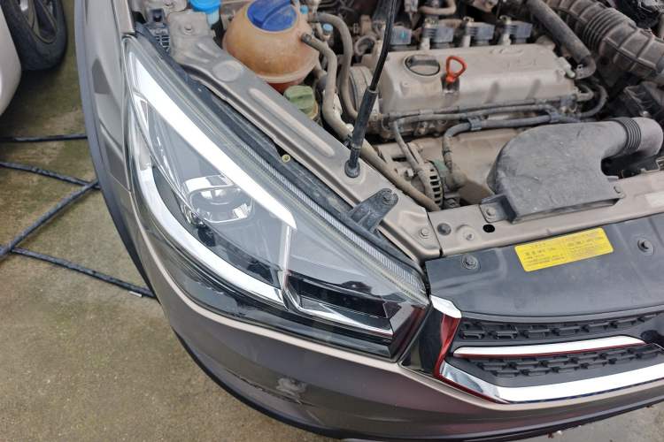 Used Chery Tiggo 3X 2018 1.5L Manual Elite Edition Engine Bay Right