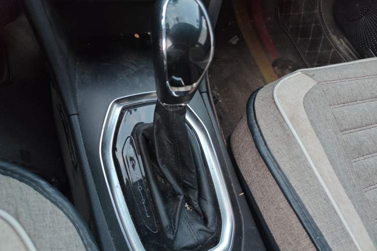 Used Chery Tiggo 3X 2018 1.5L Automatic Elite Edition Gear Lever