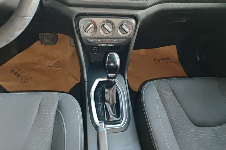 Used Chery Tiggo 3X 2018 1.5L Automatic Comfort Edition Gear Lever