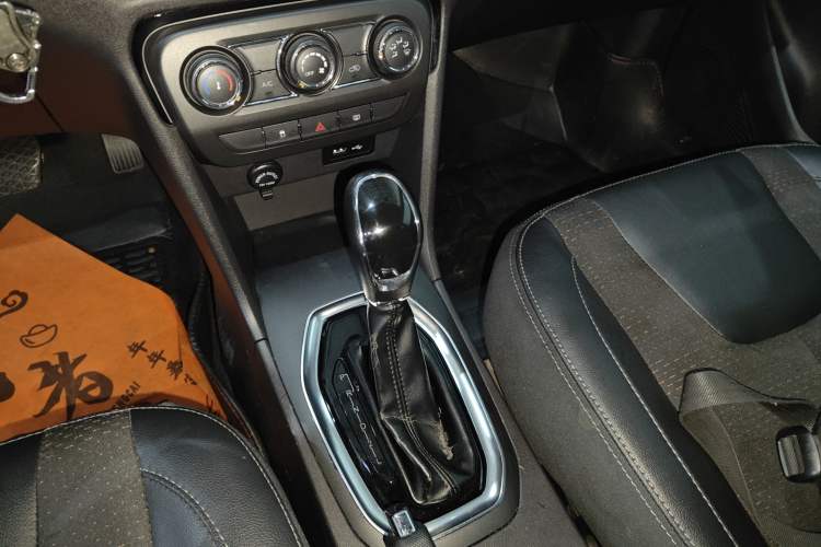 Used Chery Tiggo 3X 2018 1.5L Automatic Elite Edition Gear Lever