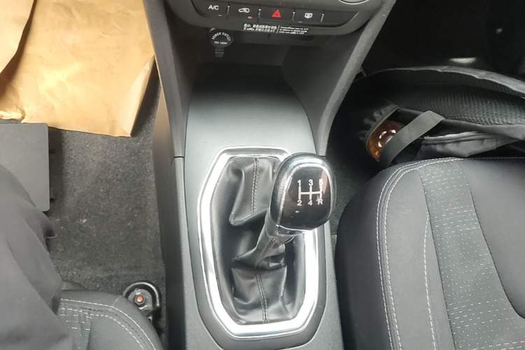 Used Chery Tiggo 3X 2018 1.5L Manual Comfort Edition Gear Lever