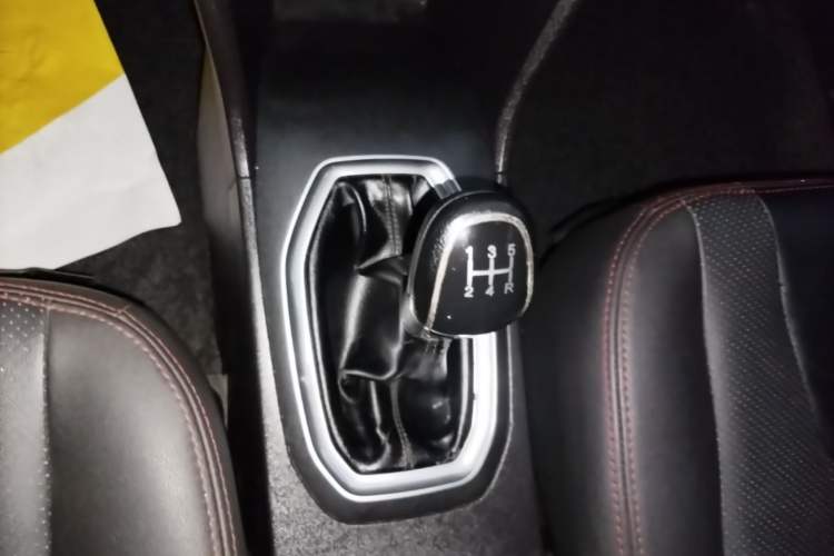 Used Chery Tiggo 3X 2018 1.5L Manual Comfort Edition Gear Lever