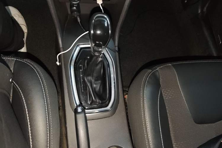 Used Chery Tiggo 3X 2018 1.5L Automatic Elite Edition Gear Lever