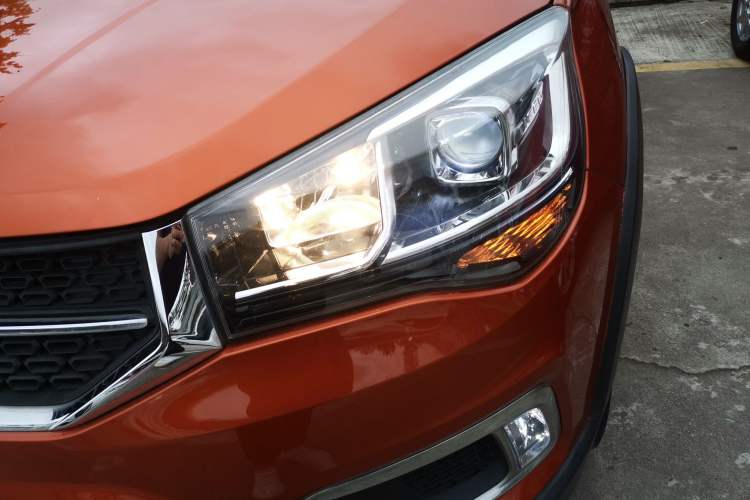Used Chery Tiggo 3X 2018 1.5L Manual Elite Edition Left Front Headlight