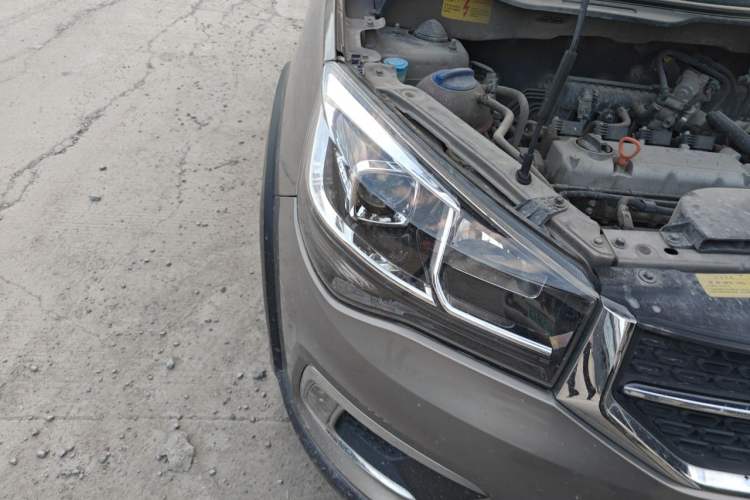 Used Chery Tiggo 3X 2018 1.5L Automatic Elite Edition Right Front Headlight