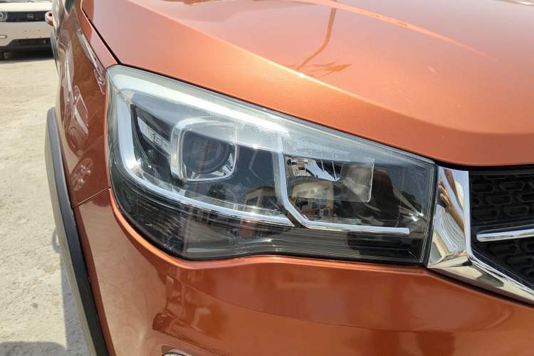Used Chery Tiggo 3X 2018 1.5L Automatic Elite Edition Right Front Headlight