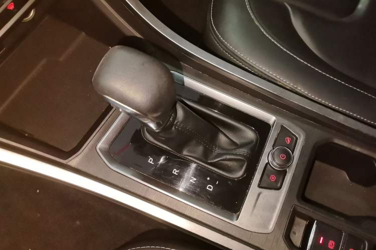 Used Chery Tiggo 3X 2020 Quality Edition 1.5L CVT Luxury Version Gear Lever