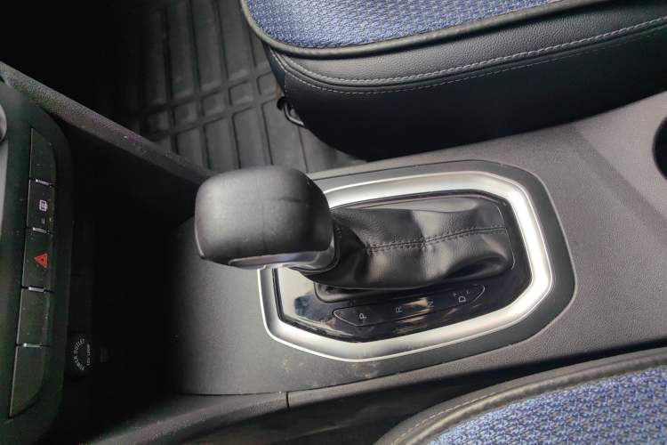 Used Chery Tiggo 3X 2020 Quality Edition 1.5L CVT Luxury Version Gear Lever