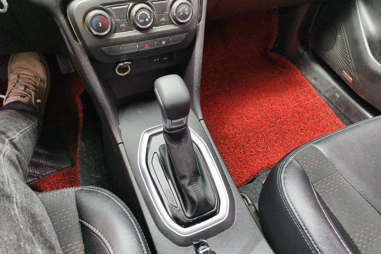 Used Chery Tiggo 3X 2020 Quality Edition 1.5L CVT Luxury Version Gear Lever