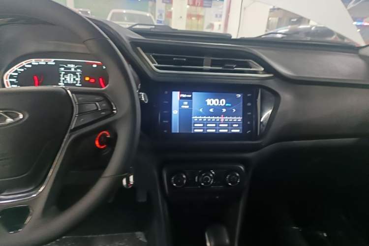 Used Chery Tiggo 3X 2020 Quality Edition 1.5L CVT Luxury Version Audio And AC Panel