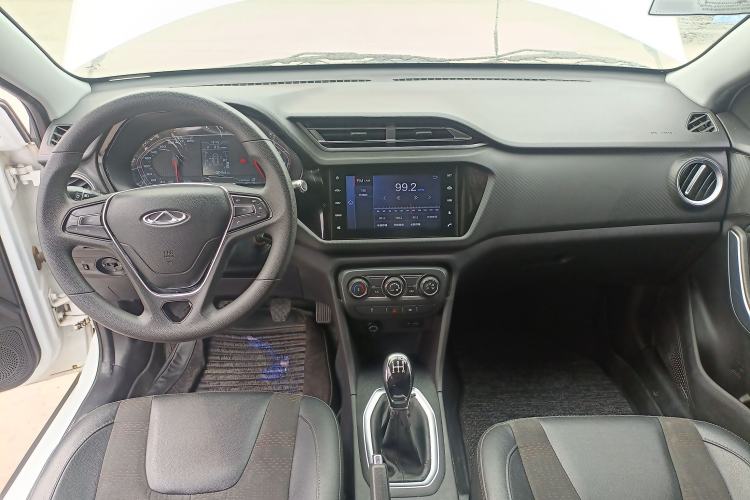 Used Chery Tiggo 3X 2020 Quality Edition 1.5L Manual Luxury Version Center Console