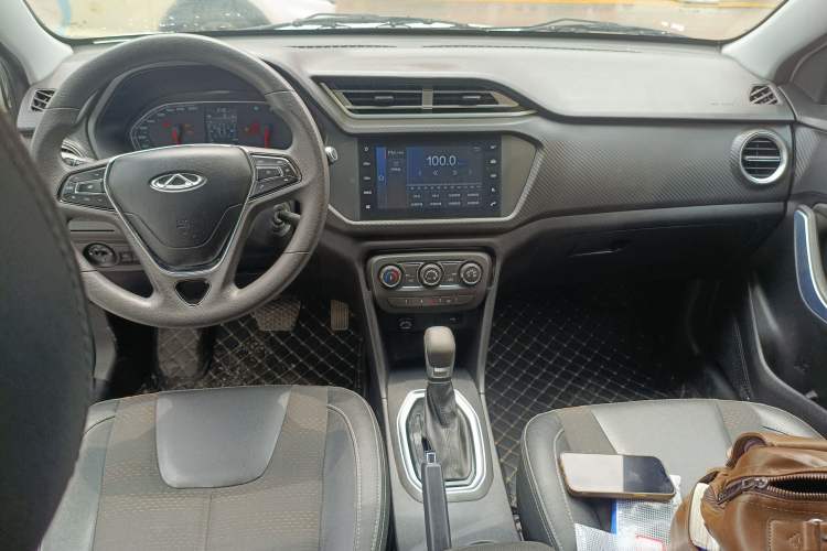 Used Chery Tiggo 3X 2020 Quality Edition 1.5L CVT Luxury Version Center Console
