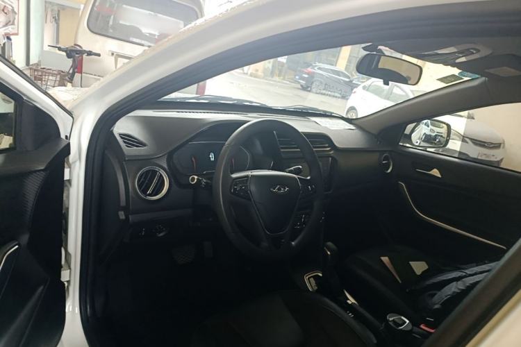 Used Chery Tiggo 3X 2020 Quality Edition 1.5L CVT Luxury Version Center Console