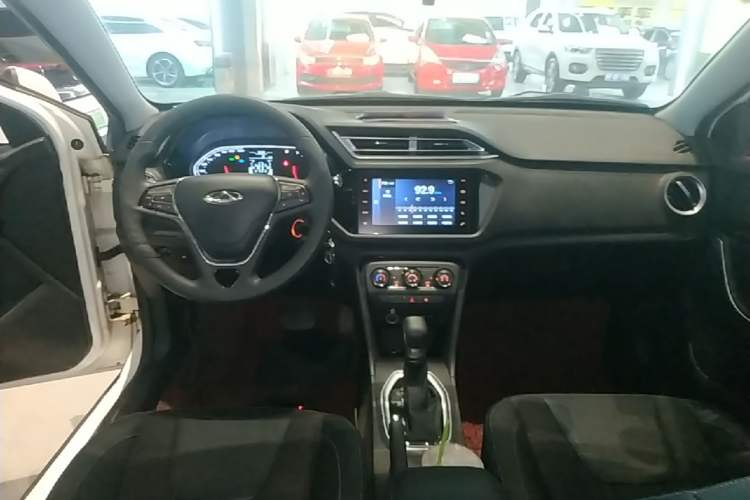 Used Chery Tiggo 3X 2020 Quality Edition 1.5L CVT Luxury Version Center Console