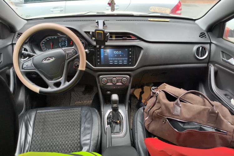 Used Chery Tiggo 3X 2020 Quality Edition 1.5L CVT Luxury Version Center Console
