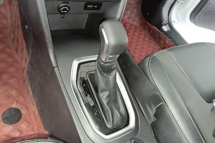 Used Chery Tiggo 3X 2020 Quality Edition 1.5L CVT Luxury Version Gear Lever