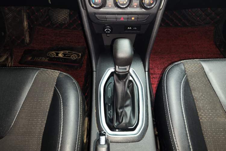 Used Chery Tiggo 3X 2020 Quality Edition 1.5L CVT Deluxe Version Gear Lever
