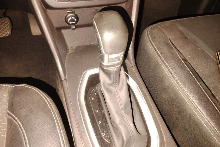 Used Chery Tiggo 3X 2020 Quality Edition 1.5L CVT Luxury Version Gear Lever