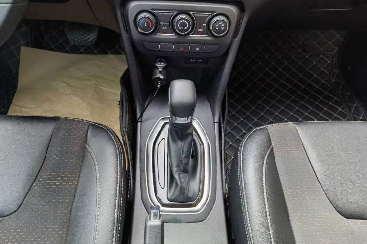 Used Chery Tiggo 3X 2020 Quality Edition 1.5L CVT Luxury Version Gear Lever