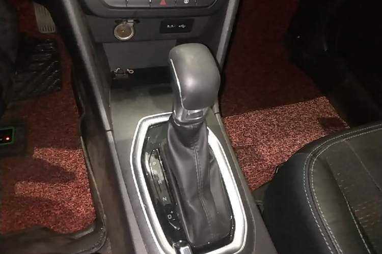 Used Chery Tiggo 3X 2020 Quality Edition 1.5L CVT Luxury Version Gear Lever