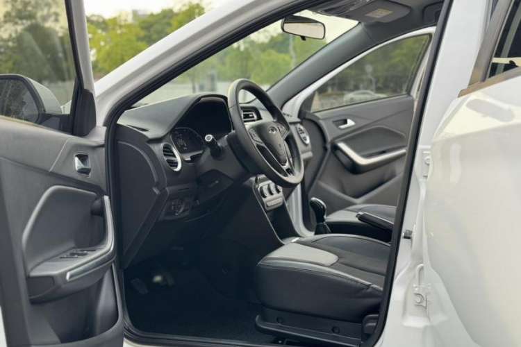 Used Chery Tiggo 3X 2020 Quality Edition 1.5L Manual Luxury Version Interior 5