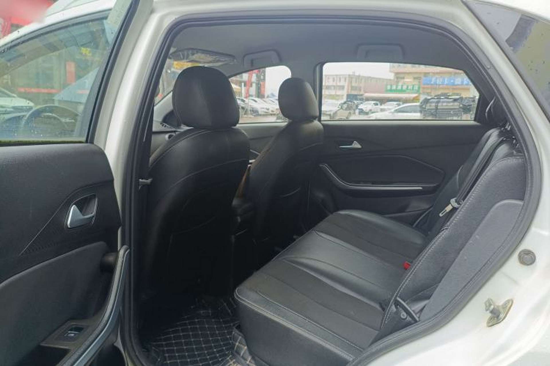 Used Chery Tiggo 3X 2020 Quality Edition 1.5L CVT Luxury Version Left Rear Seat