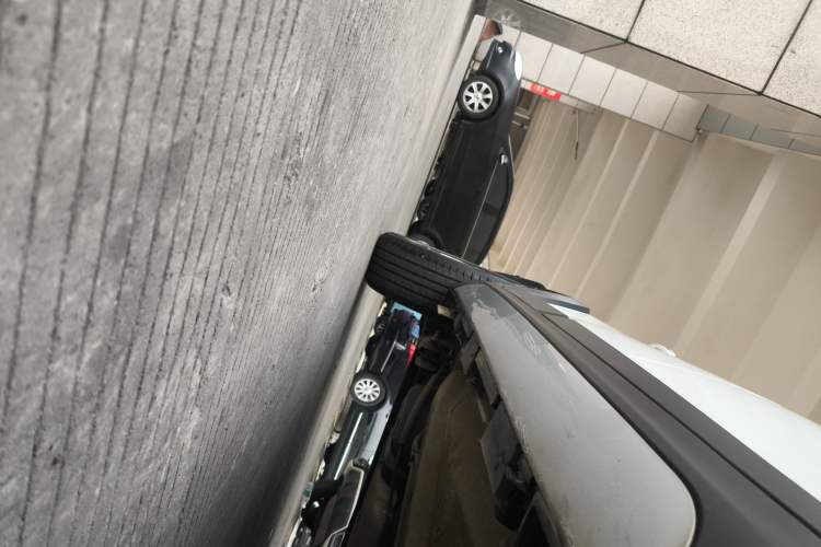 Used Chery Tiggo 3X 2020 Quality Edition 1.5L Manual Luxury Version Right Side Sill
