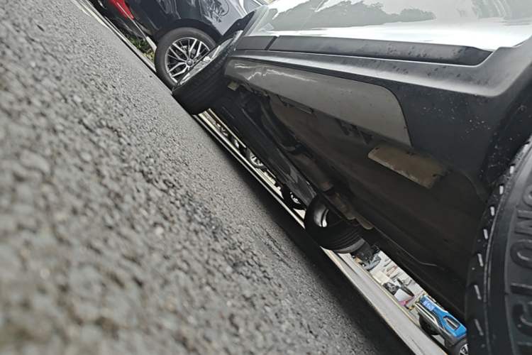Used Chery Tiggo 3X 2020 Quality Edition 1.5L Manual Luxury Version Right Side Sill