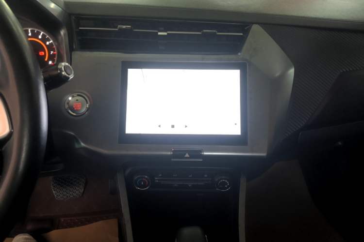Used Chery Tiggo 3X 2021 Diamond Edition 1.5L CVT 3-Carat Audio And AC Panel