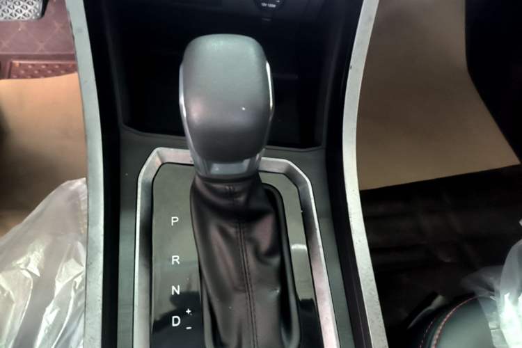 Used Chery Tiggo 3X 2021 Diamond Edition 1.5L CVT 3-Carat Gear Lever