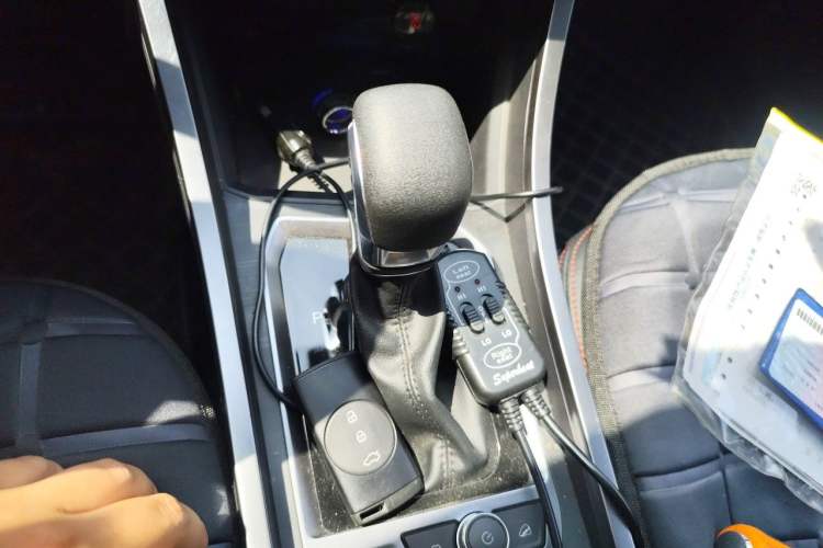 Used Chery Tiggo 3X 2021 Diamond Edition 1.5L CVT 3-Carat Gear Lever