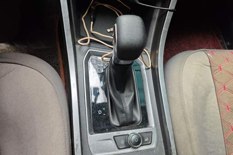 Used Chery Tiggo 3X 2021 PLUS 1.5L CVT "Painkai Red Date" Edition II Gear Lever