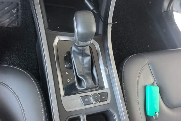 Used Chery Tiggo 3X 2021 PLUS 1.5L CVT Thrilling Red Date Edition Gear Lever