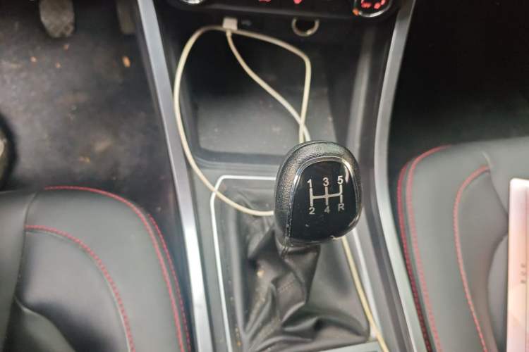 Used Chery Tiggo 3X 2021 Diamond Edition 1.5L Manual 2 Carat Gear Lever