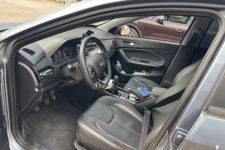 Used Chery Tiggo 3X 2021 Revised Diamond Edition 1.5L Manual 2 Carat Interior 2