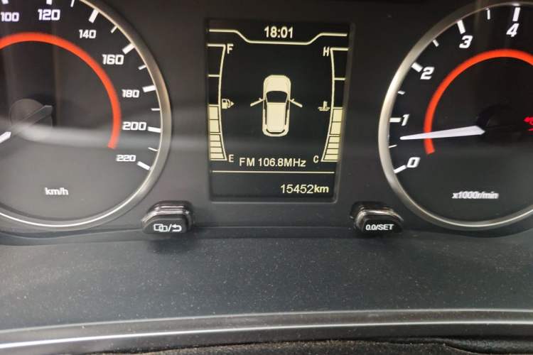 Used Chery Tiggo 3X 2021 Diamond Edition 1.5L Manual 2 Carat Odometer Close Up
