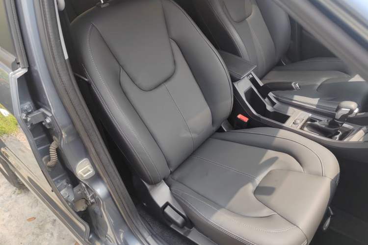 Used Chery Tiggo 3X 2021 PLUS 1.5L CVT "Painkai Red Date" Edition II Right Front Seat