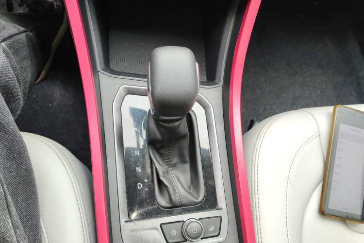 Used Chery Tiggo 3X 2021 Diamond Edition 1.5L CVT 3-Carat Gear Lever
