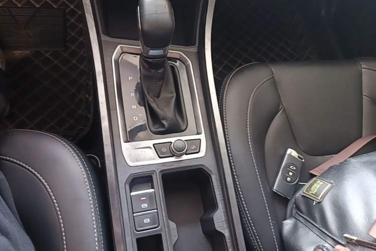 Used Chery Tiggo 3X 2021 PLUS 1.5L CVT Thrilling Red Date Edition Gear Lever