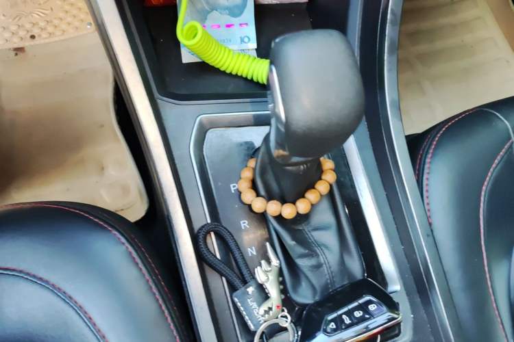 Used Chery Tiggo 3X 2021 Diamond Edition 1.5L CVT 3-Carat Gear Lever