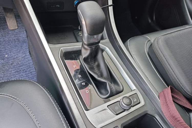 Used Chery Tiggo 3X 2021 PLUS 1.5L CVT Thrilling Red Date Edition Gear Lever