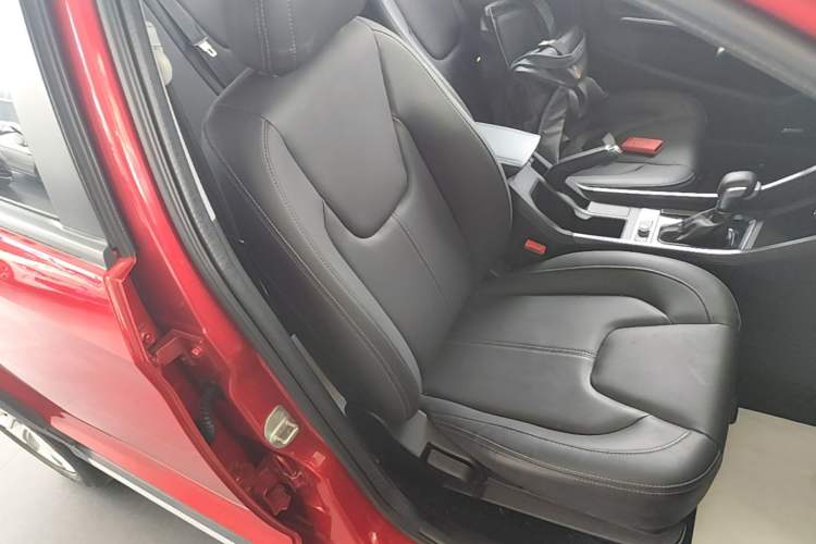 Used Chery Tiggo 3X 2021 PLUS 1.5L CVT "Painkai Red Date" Edition II Right Front Seat