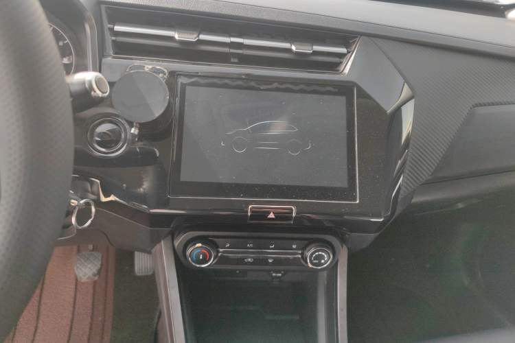 Used Chery Tiggo 3X 2021 PLUS 1.5L Manual "Pain-Free Red Date" Edition Audio And AC Panel