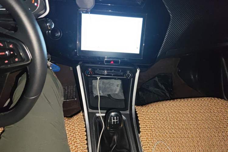 Used Chery Tiggo 3X 2021 Revised Version PLUS 1.5L Manual – Passionate Red Date Edition Audio And AC Panel