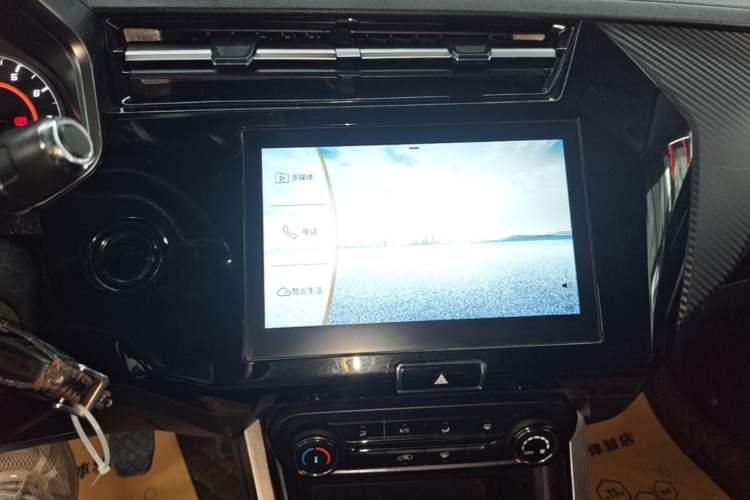 Used Chery Tiggo 3X 2021 Revised Diamond Edition 1.5L Manual 2 Carat Audio And AC Panel