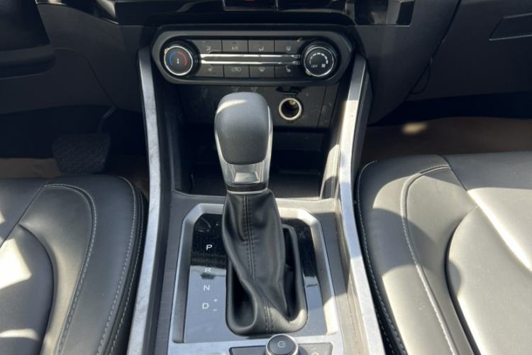 Used Chery Tiggo 3X 2021 Facelift PLUS 1.5L CVT Zhenxing Pine Nut Edition Audio And AC Panel
