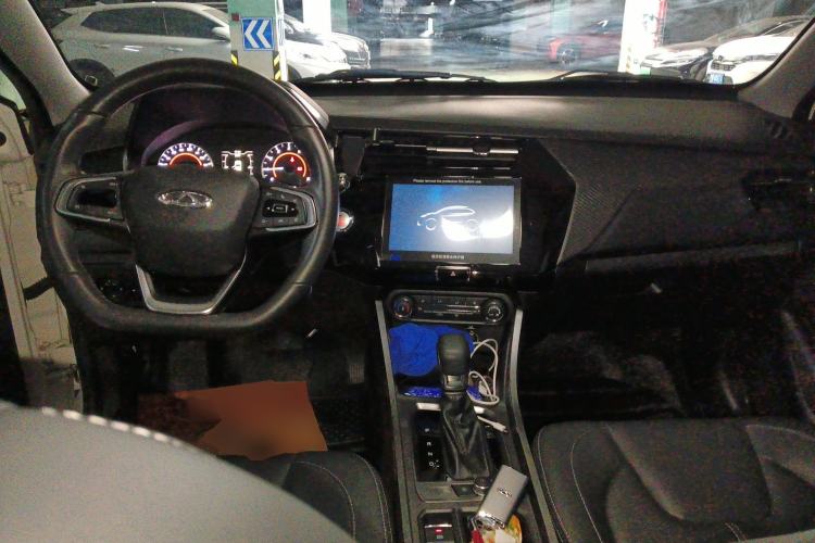 Used Chery Tiggo 3X 2021 Facelifted PLUS 1.5L CVT "Pukua" Red Jujube Edition Type I Center Console